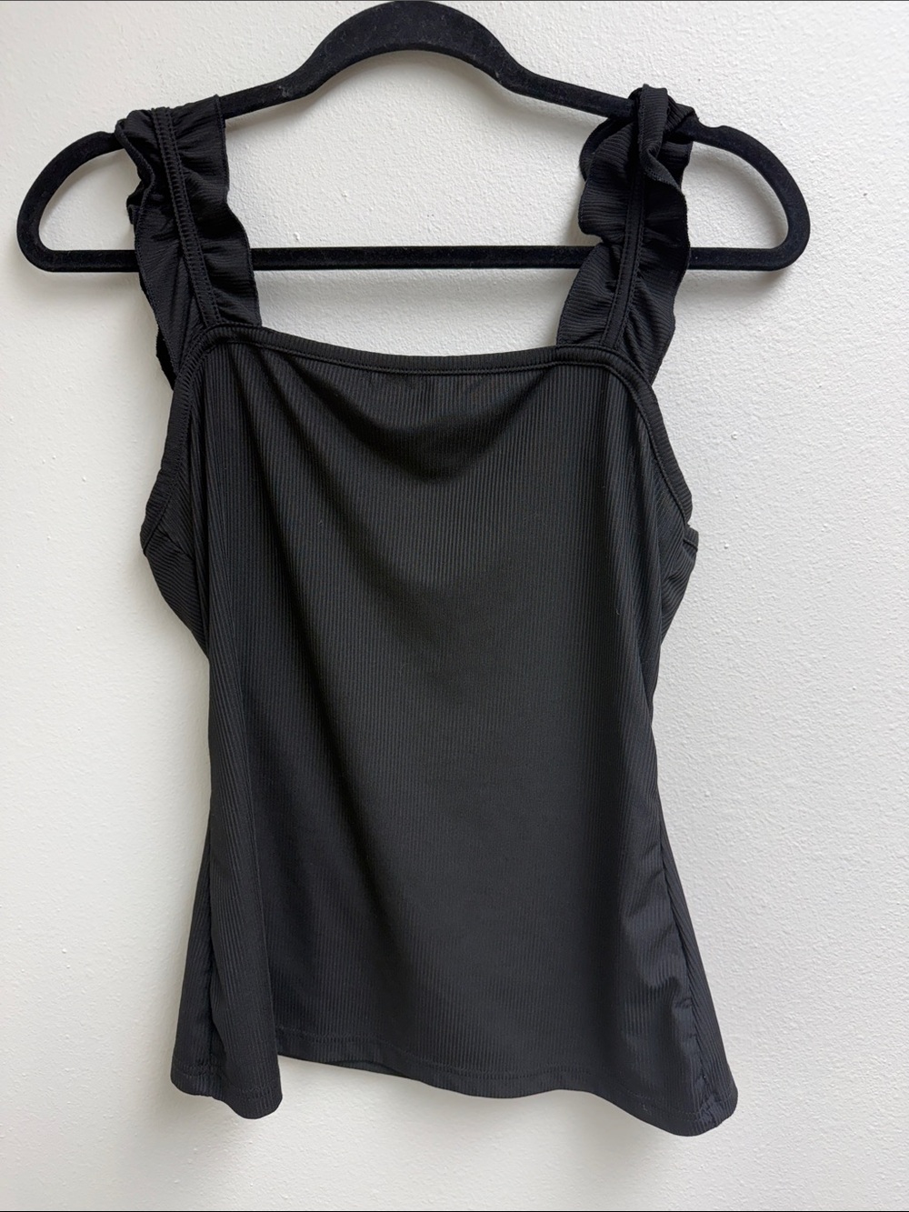 SHEIN Black Ruffled Strap Ribbed Tank Top